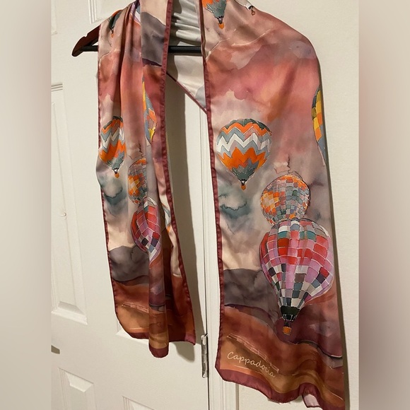 Cappadocia Turkey Hot Air Balloons 100% silk acarf - Picture 1 of 12